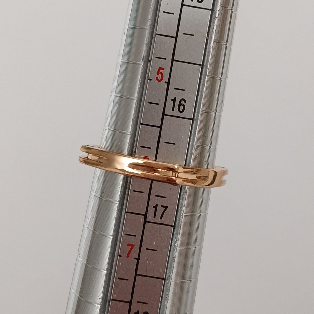 🍂 New 18k Goldplated Bevel Square Ring with Green Gem Accents Pretty Bird - Picture 9 of 9